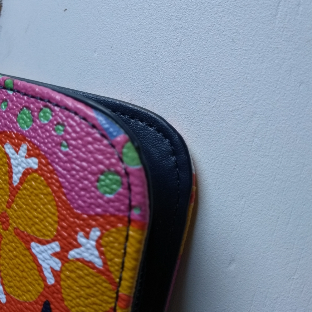 Zip-Around Rio Wristlet | Vera Bradley - Picture 10 of 16